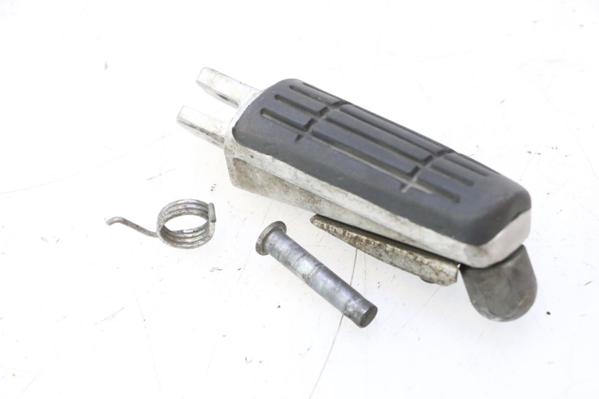 photo de FRONT RIGHT FOOTREST YAMAHA FJR 1300 (2001 - 2005) - Component detail
