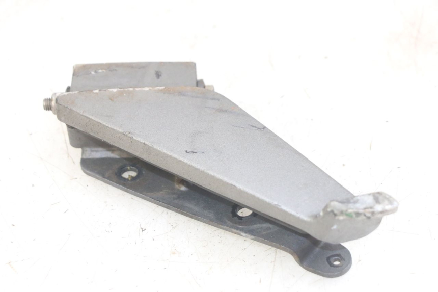 photo de FRONT RIGHT FOOTREST PEUGEOT GEOPOLIS RS 125 (2007 - 2009) - Component detail