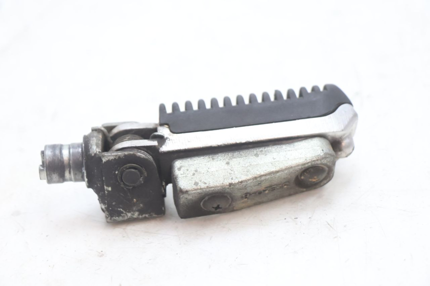 photo de FRONT RIGHT FOOTREST SUZUKI GSF N BANDIT 1200 (2001 - 2005) - Product overview