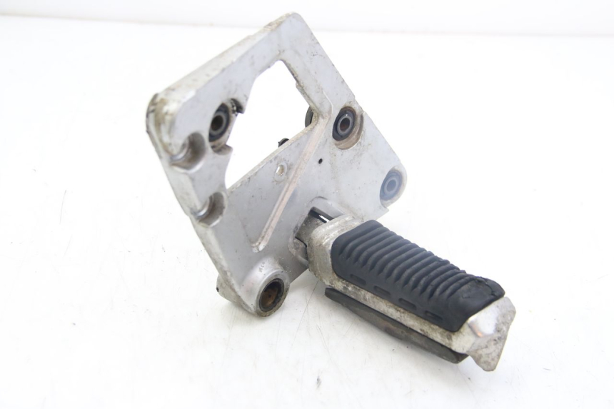 photo de RIGHT FRONT FOOTREST SUZUKI GSX-F GSX  F 1100 (1988 - 1994) - Main view