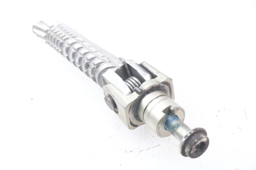 photo de FRONT RIGHT FOOTREST SUZUKI GSX-R GSXR 750 (2011 - 2016) - Alternative perspective