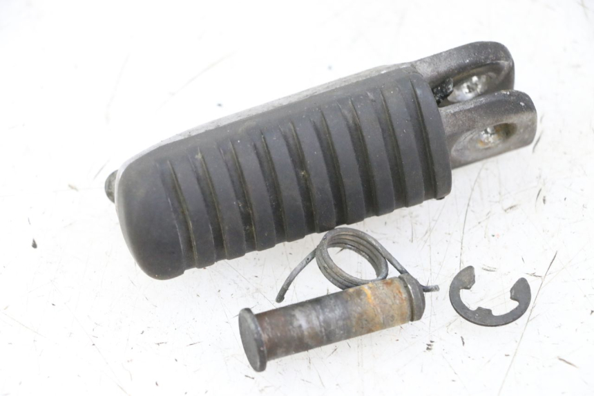 photo de RIGHT FRONT FOOTREST KAWASAKI ZR7 ZR-7 S 750 (1999 - 2004) - Main view