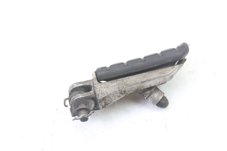 photo de FRONT RIGHT FOOTREST HONDA NTV DEAUVILLE ABS 700 (2007 - 2016) - Zoom on usage condition