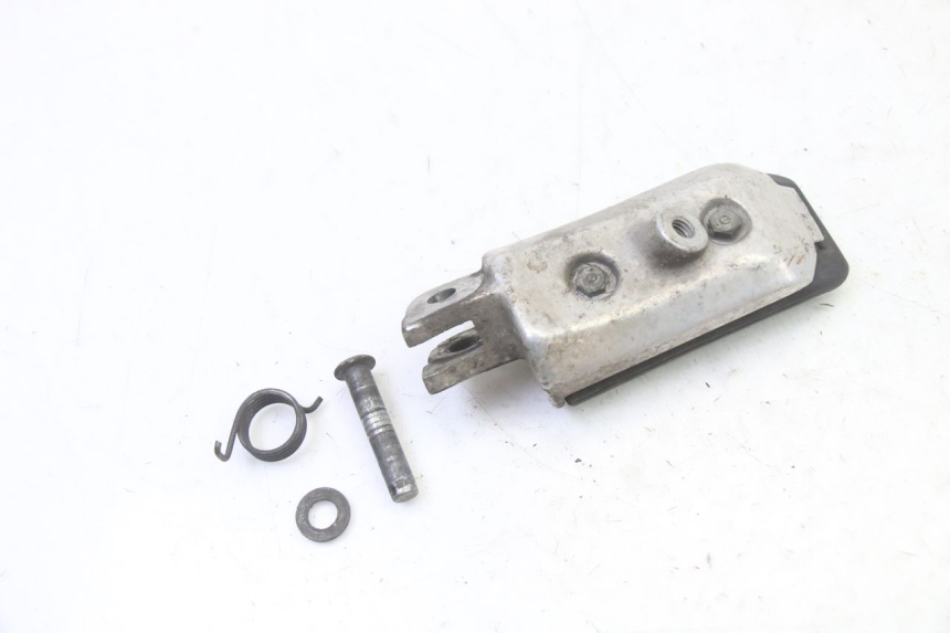 photo de FRONT RIGHT FOOTREST HONDA NTV DEAUVILLE 650 (2001 - 2006) - Alternative perspective