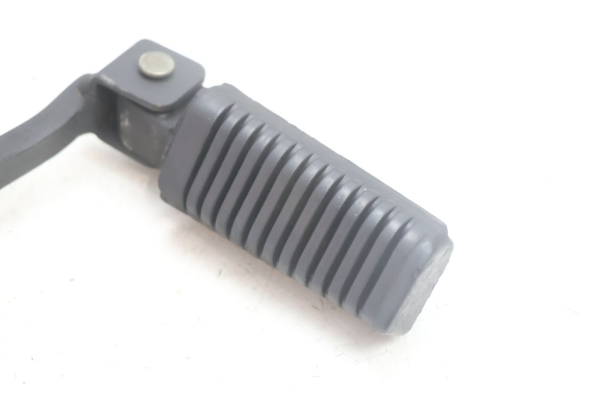 photo de FRONT RIGHT FOOTREST MASH SEVENTY FIVE 125 (2013 - 2021) - Zoom on usage condition