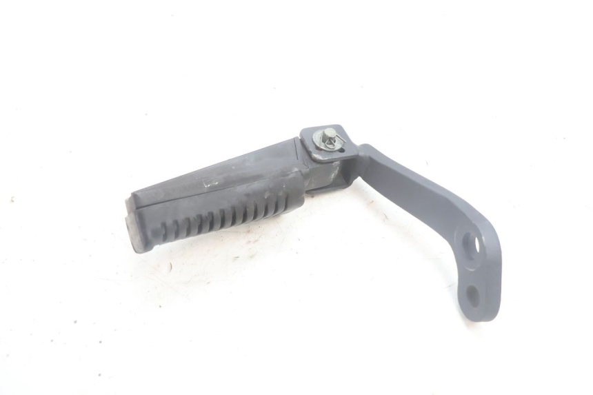 photo de FRONT RIGHT FOOTREST MASH SEVENTY FIVE 125 (2013 - 2021) - Technical close-up