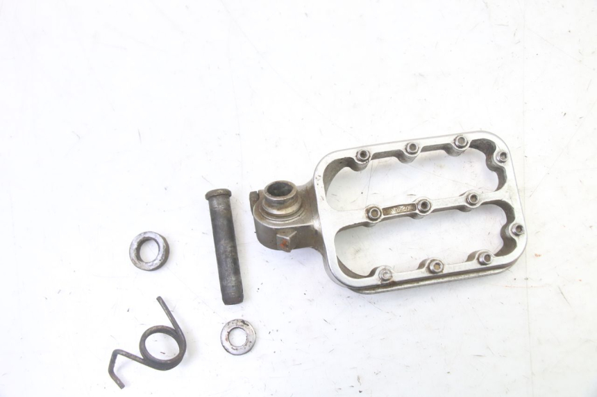 photo de FRONT RIGHT FOOTREST KTM SUPERENDURO R 950 (2005 - 2009) - Component detail