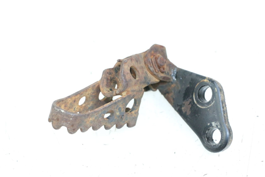 photo de FRONT RIGHT FOOTREST SUZUKI TS X 80 (1984 - 1988) - Zoom on usage condition