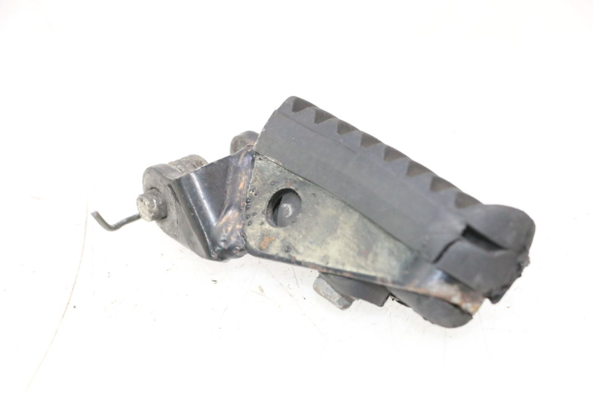 photo de FRONT RIGHT FOOTREST HONDA XRV AFRICA TWIN 750 (1990 - 1992) - Technical close-up