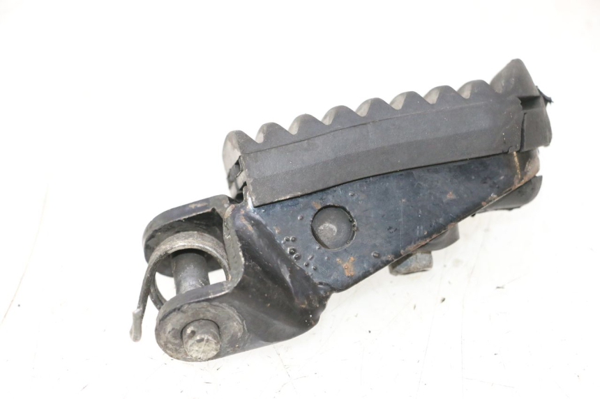 photo de FRONT RIGHT FOOTREST HONDA XRV AFRICA TWIN 750 (1990 - 1992) - Fixing points details