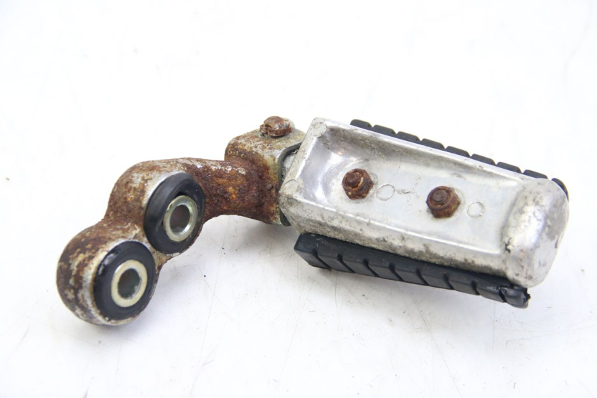 photo de RIGHT FRONT FOOTREST YAMAHA XV VIRAGO 750 (1984 - 1998) - Alternative perspective