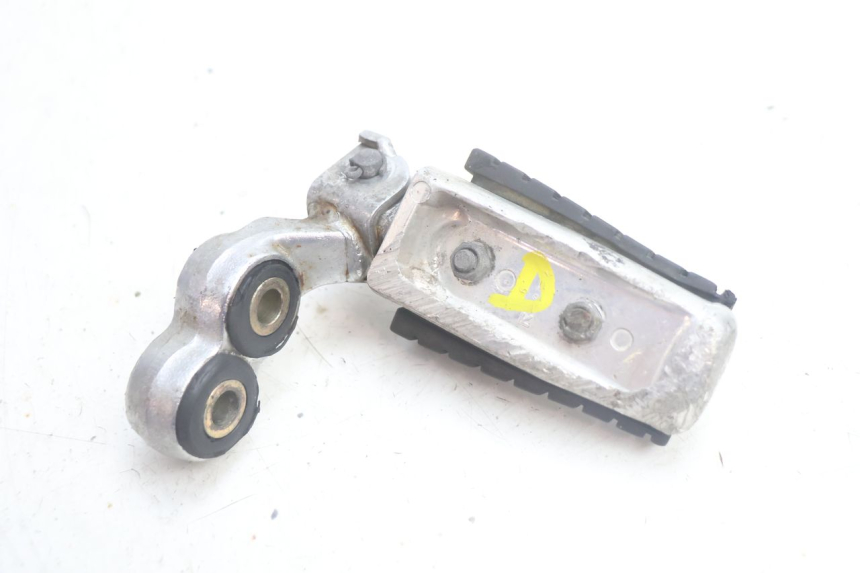 photo de FRONT RIGHT FOOTREST YAMAHA XV VIRAGO 535 (1988 - 2004) - Technical close-up