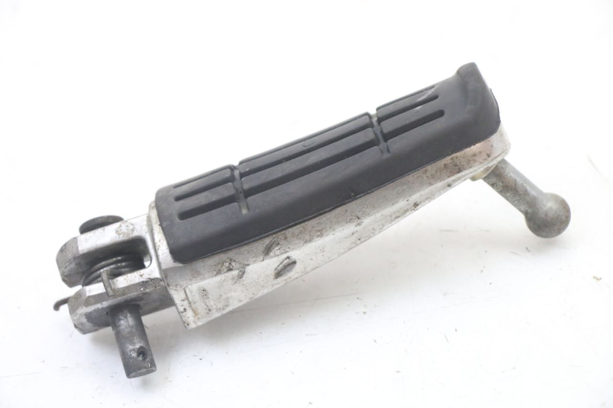 photo de FRONT RIGHT FOOTREST YAMAHA FZ6 FAZER S2 600 (2007 - 2011) - Component detail