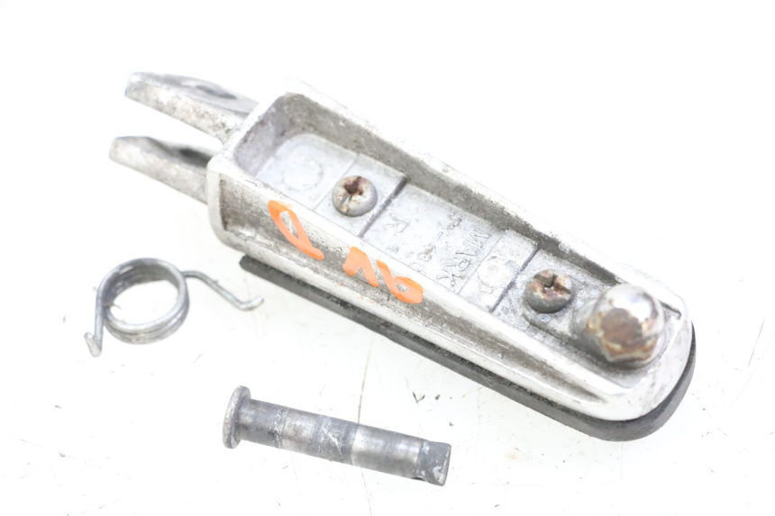 photo de FRONT RIGHT FOOTREST YAMAHA XJ6 600 (2008 - 2016) - Alternative perspective