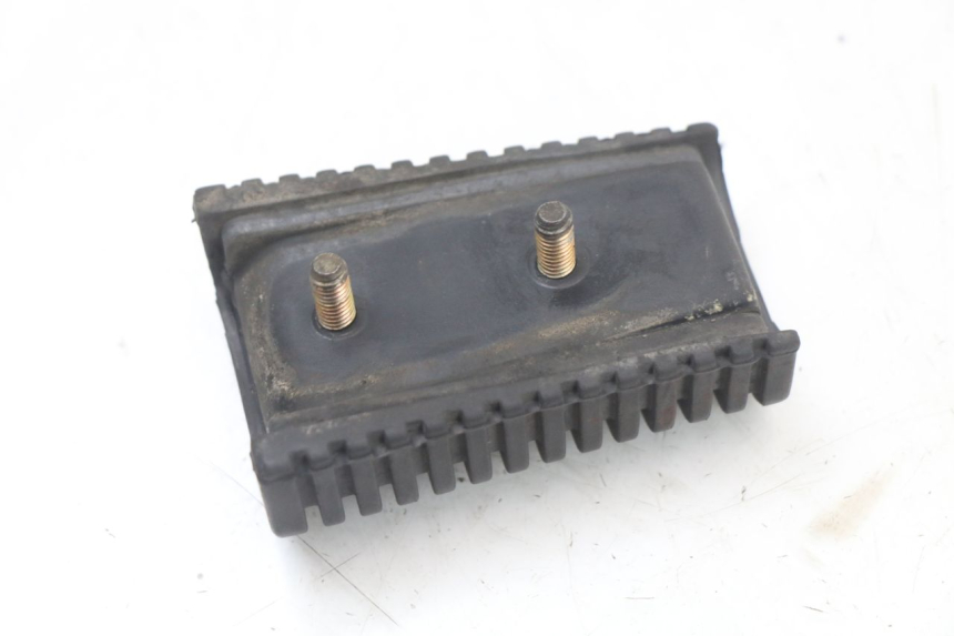 photo de FRONT RIGHT FOOTREST YAMAHA XVS DRAG STAR DRAGSTAR 650 (1997 - 2007) - Alternative perspective