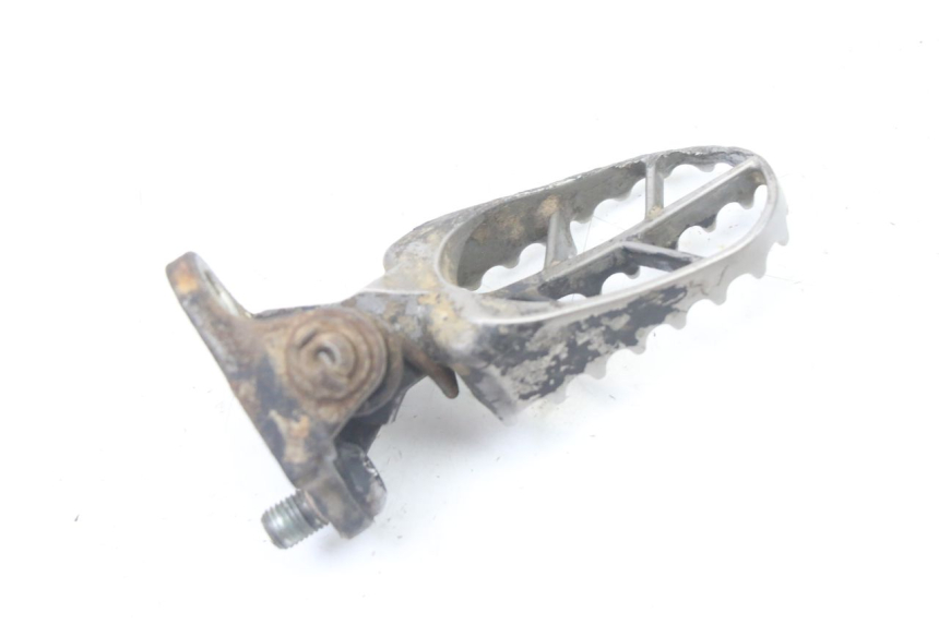 photo de FRONT RIGHT FOOTREST YAMAHA YZ-F YZF 250 (2007 - 2013) - Technical close-up