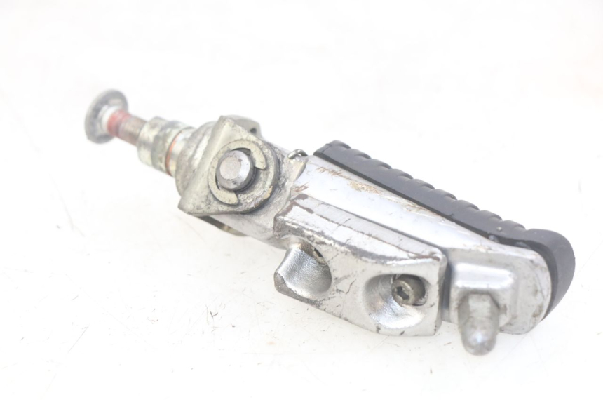 photo de RIGHT FRONT FOOTREST KAWASAKI Z 750 (2007 - 2013) - Zoom on usage condition