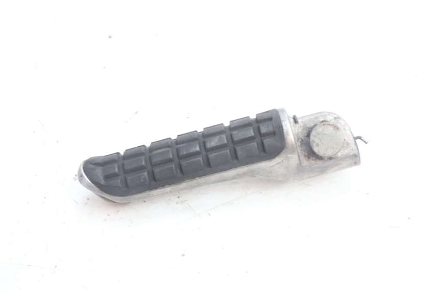 photo de FRONT RIGHT FOOTREST KAWASAKI ZZR 600 (1995 - 2004) - Zoom on usage condition