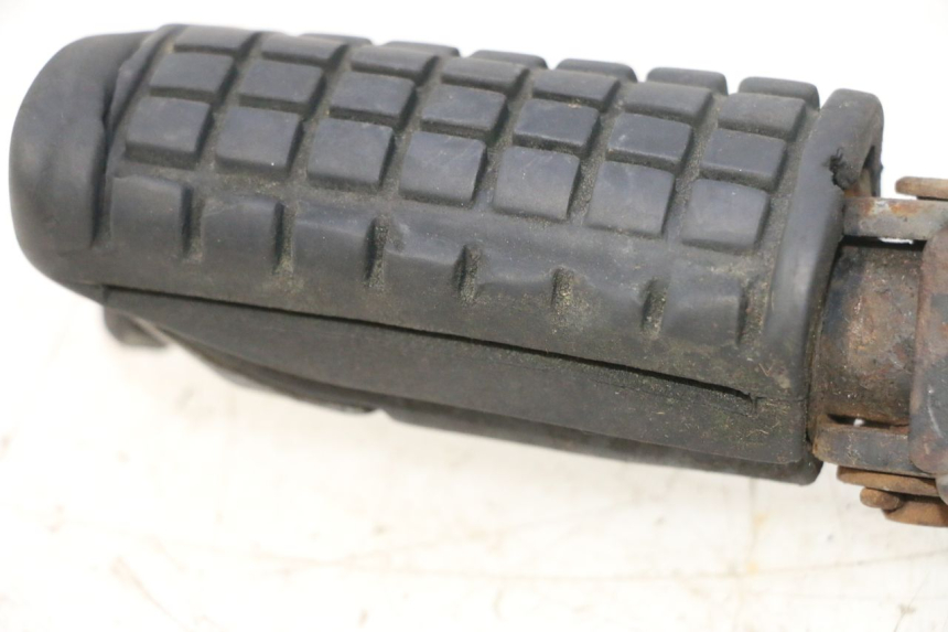 photo de FRONT LEFT FOOTREST HONDA CB TWO FIFTY 250 (1991 - 2002) - Checked used part