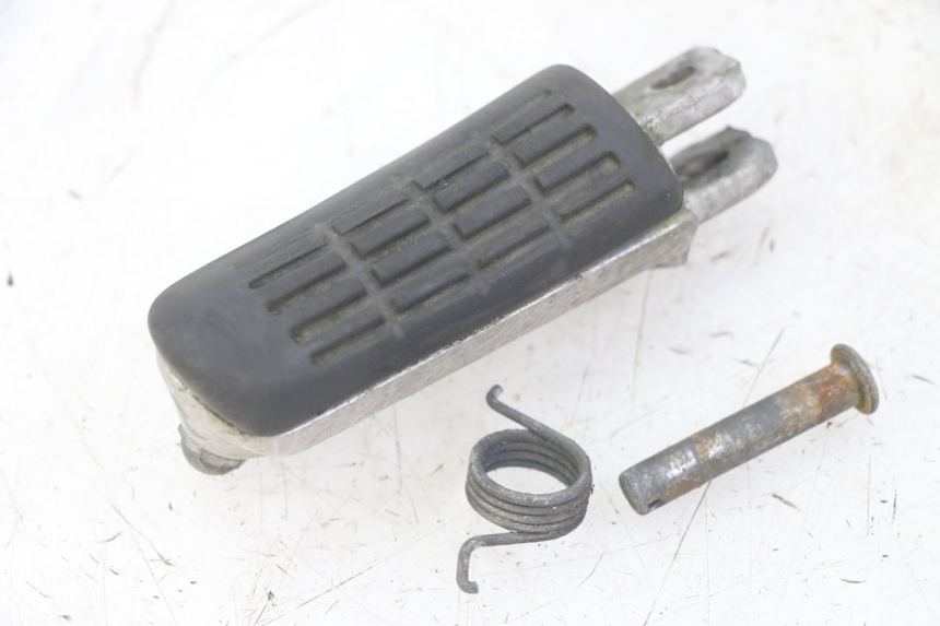 photo de FRONT LEFT FOOTREST HONDA CBF 500 (2004 - 2007) - Main view