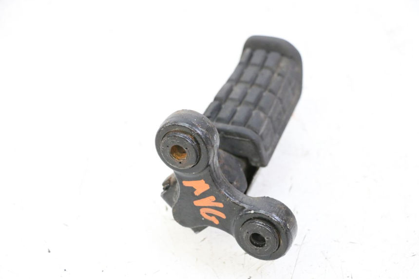 photo de FRONT LEFT FOOTREST YAMAHA FJ 36Y 1100 (1984 - 1985) - Product overview