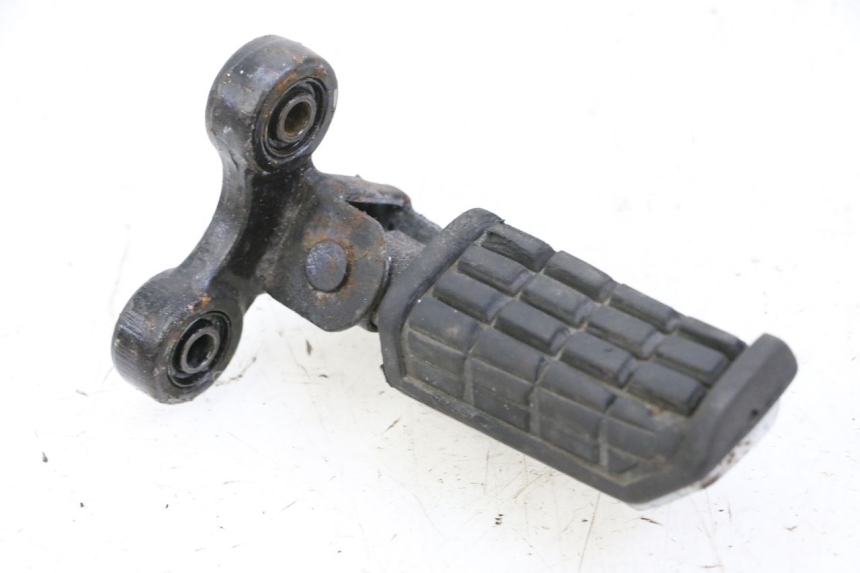 photo de FRONT LEFT FOOTREST YAMAHA FJ 36Y 1100 (1984 - 1985) - Fixing points details