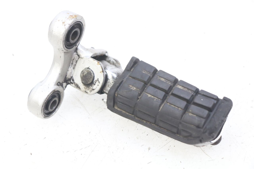 photo de LEFT FRONT FOOTREST YAMAHA FJ 3CX 1200 (1986 - 1996) - Fixing points details