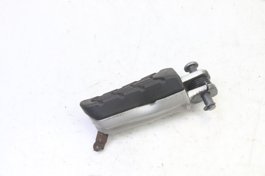 photo de FRONT LEFT FOOTREST BMW G310 R 310 (2016 - 2020) - Main view