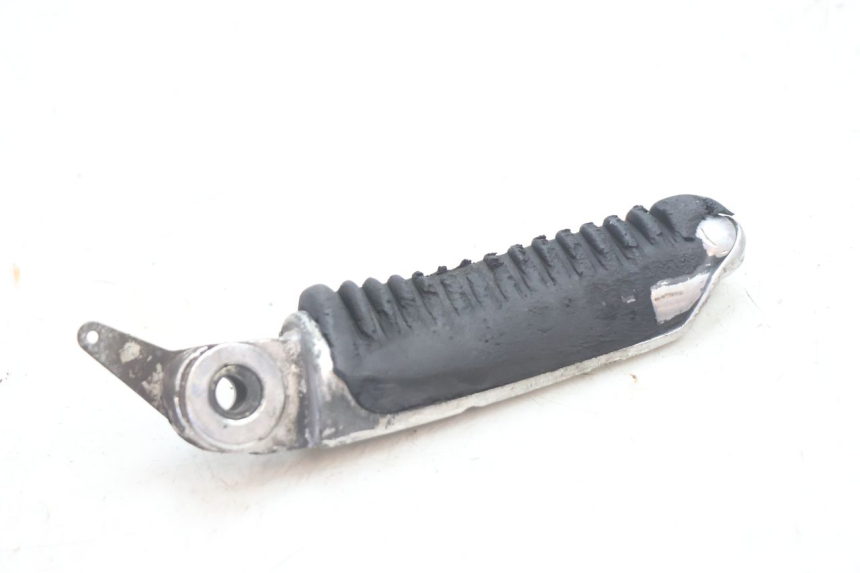 photo de FRONT LEFT FOOTREST SUZUKI GSX F GSXF 750 (1988 - 1998) - Alternative perspective