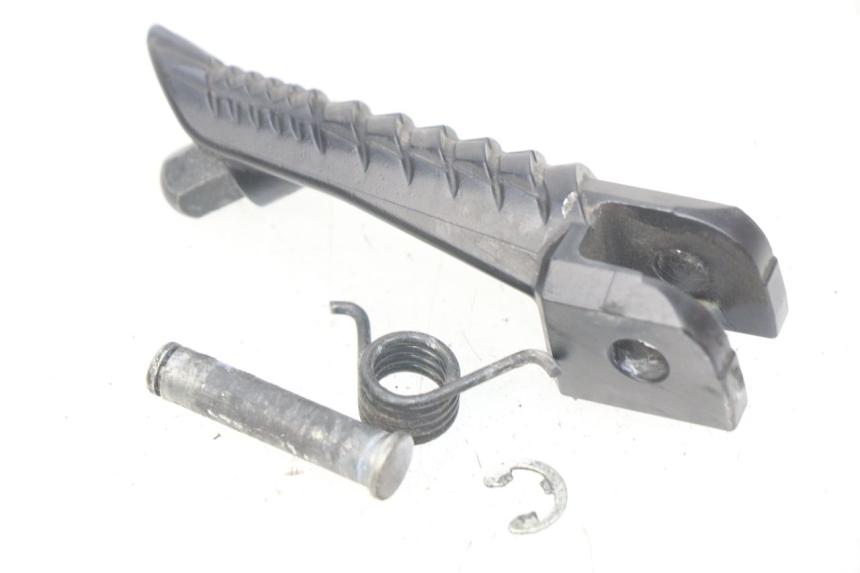 photo de FRONT LEFT FOOTREST SUZUKI GSX-R GSXR 750 (2011 - 2016) - Zoom on usage condition