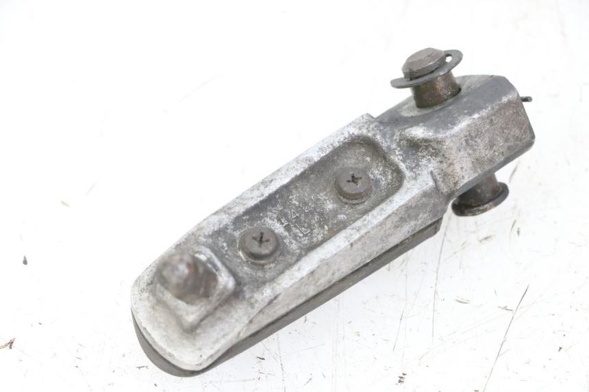 photo de LEFT FRONT FOOTREST KAWASAKI ZR7 ZR-7 S 750 (1999 - 2004) - Zoom on usage condition