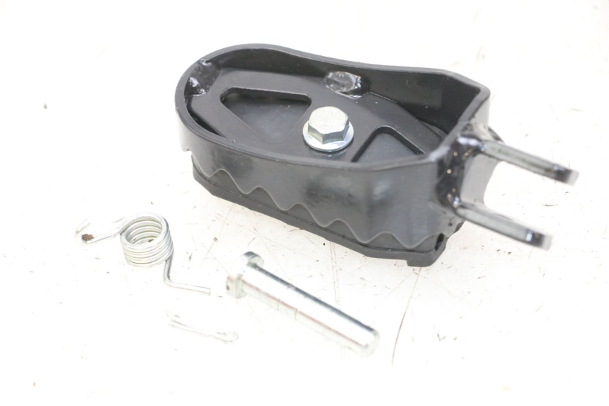 photo de FRONT LEFT FOOTREST ROYAL ENFIELD SCRAM 411 (2022 - 2024) - Component detail