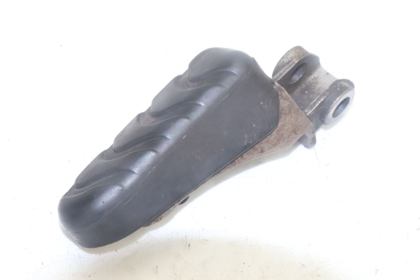 photo de FRONT LEFT FOOTREST MZ RT 125 (2000 - 2008) - Technical close-up