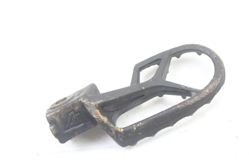 photo de FRONT LEFT FOOTREST SMALL MX THUNDER 250 - Alternative perspective