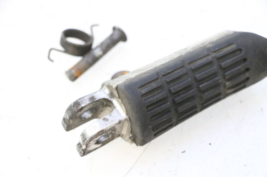 photo de FRONT LEFT FOOTREST HONDA VFR FI RC46 800 (1998 - 2001) - Alternative perspective