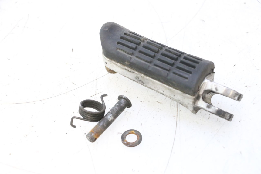 photo de FRONT LEFT FOOTREST HONDA VFR FI RC46 800 (1998 - 2001) - Technical close-up