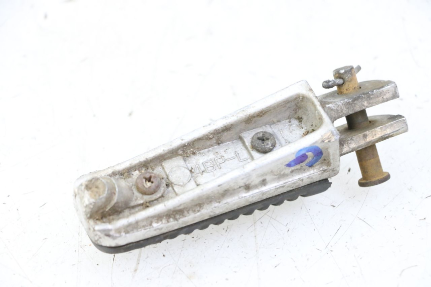 photo de FRONT LEFT FOOTREST YAMAHA XJN DIVERSION 600 (2000 - 2003) - Alternative perspective