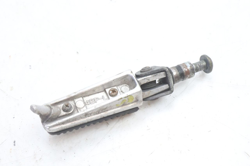 photo de FRONT LEFT FOOTREST YAMAHA XJR 1300 (1998 - 2002) - Technical close-up