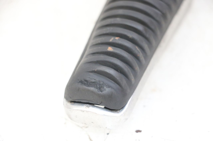 photo de LEFT FRONT FOOTREST YAMAHA FZS FAZER 600 (2001 - 2003) - Fixing points details