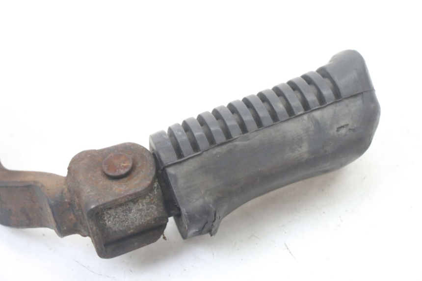 photo de FRONT LEFT FOOTREST YAMAHA SR 125 (1982 - 2003) - Fixing points details