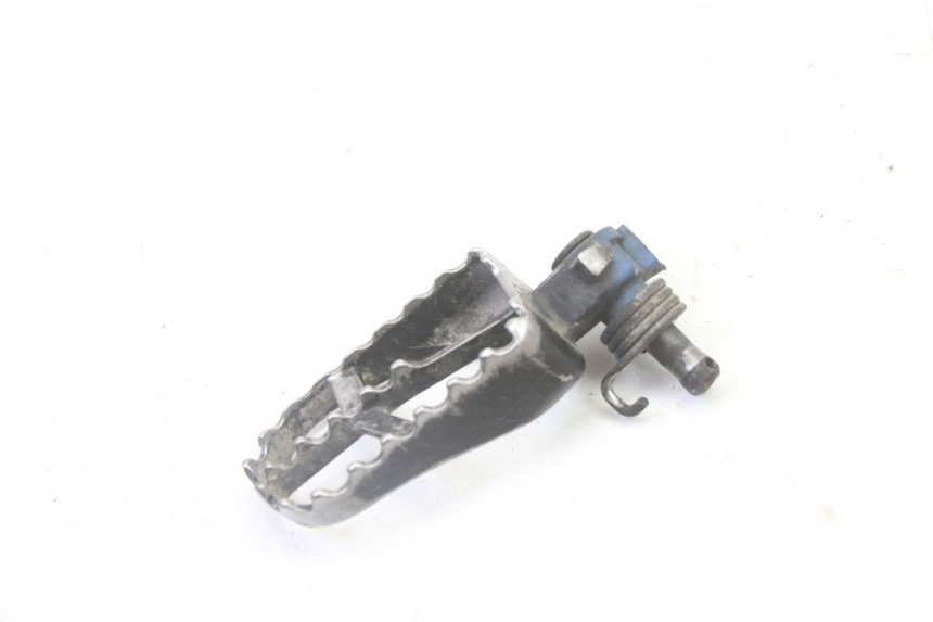 photo de FRONT LEFT FOOTREST YAMAHA YZ 125 (1998 - 2005) - Component detail