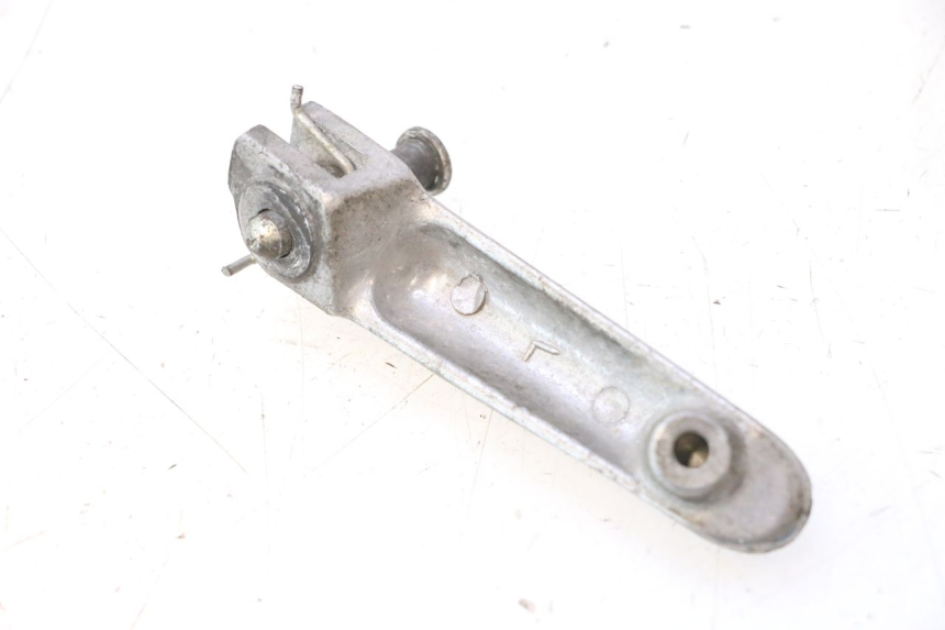 photo de FRONT LEFT FOOTREST YAMAHA YZF R6 600 (2008 - 2009) - Technical close-up