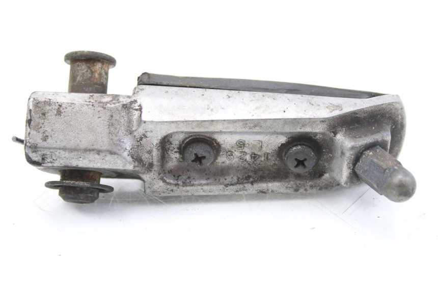 photo de LEFT FRONT FOOTREST KAWASAKI ZR7 ZR-7 S 750 (1999 - 2004) - Zoom on usage condition