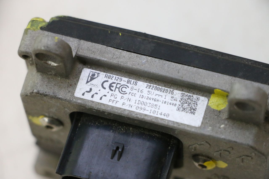photo de REVERSING CAMERA PIAGGIO MP3 HPE 530 (2022 - 2026) - Technical close-up