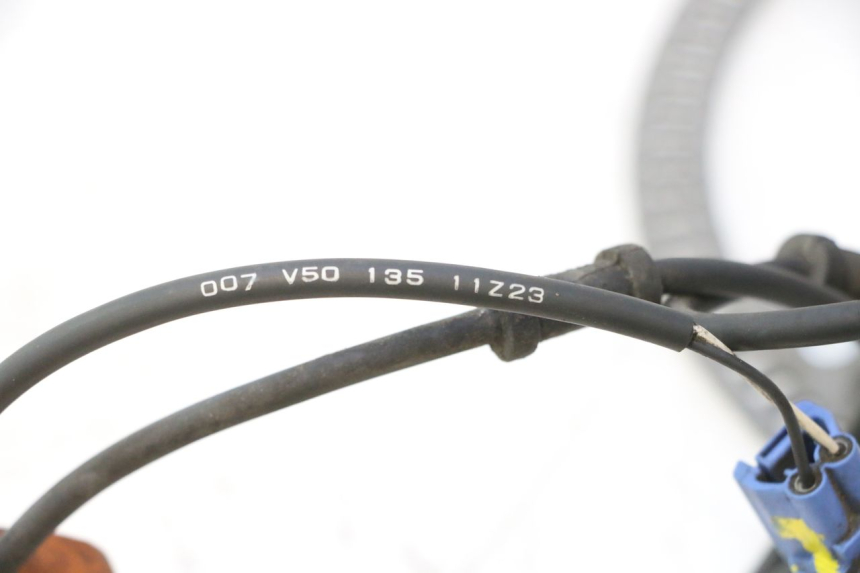 photo de REAR ABS SENSOR SUZUKI BURGMAN EXECUTIVE ABS 650 (2006 - 2012) - Fixing points details