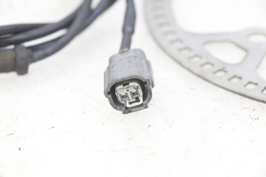 photo de REAR ABS SENSOR HONDA CB R 1000 (2018 - 2023) - Alternative perspective