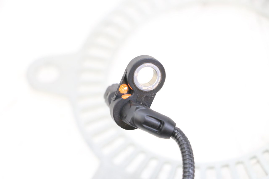 photo de REAR ABS SENSOR ROYAL ENFIELD CONTINENTAL GT 650 (2019 - 2024) - Alternative perspective