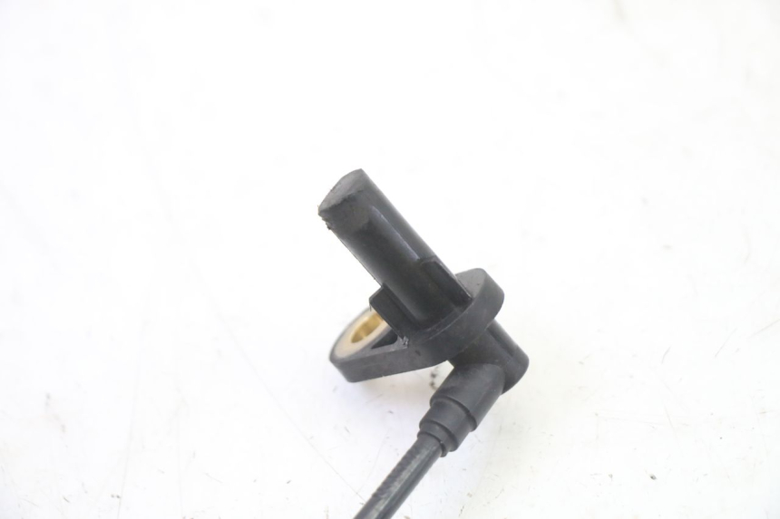 photo de REAR ABS SENSOR SUZUKI GSR 750 (2011 - 2017) - Technical close-up
