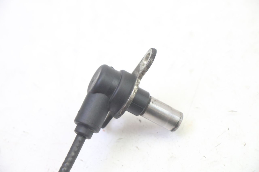 photo de FRONT ABS SENSOR HONDA FES S-WING SWING ABS 125 (2007 - 2015) - Technical close-up