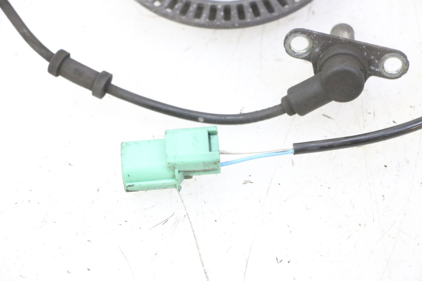 photo de FRONT ABS SENSOR HONDA FES S-WING SWING ABS 125 (2007 - 2015) - Technical close-up